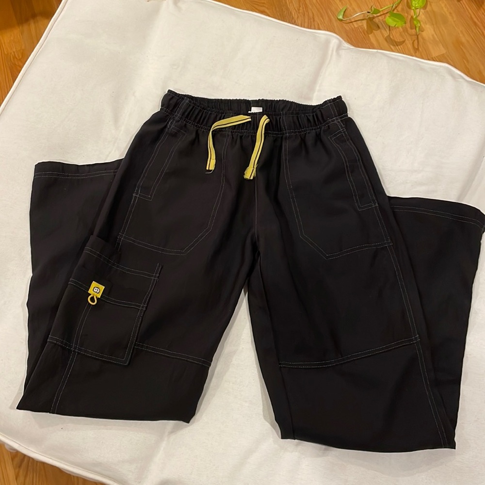 Scrub pants, wonder wink